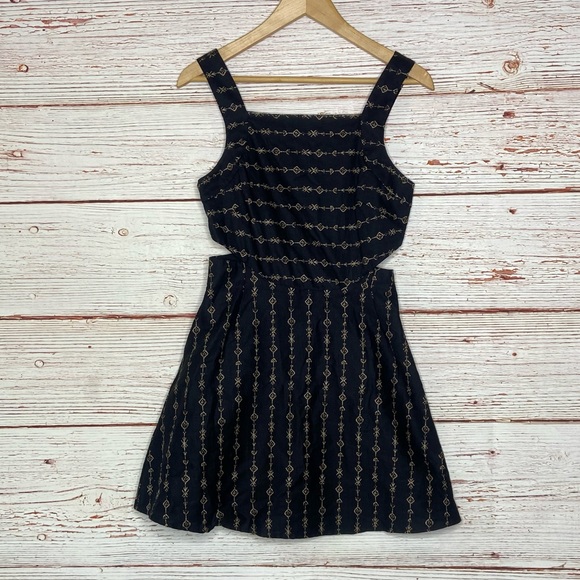 NWT Urban Outfitters Ecote Cut Out A-Line Mini Dress in Black Print Sz 4 - Picture 6 of 16